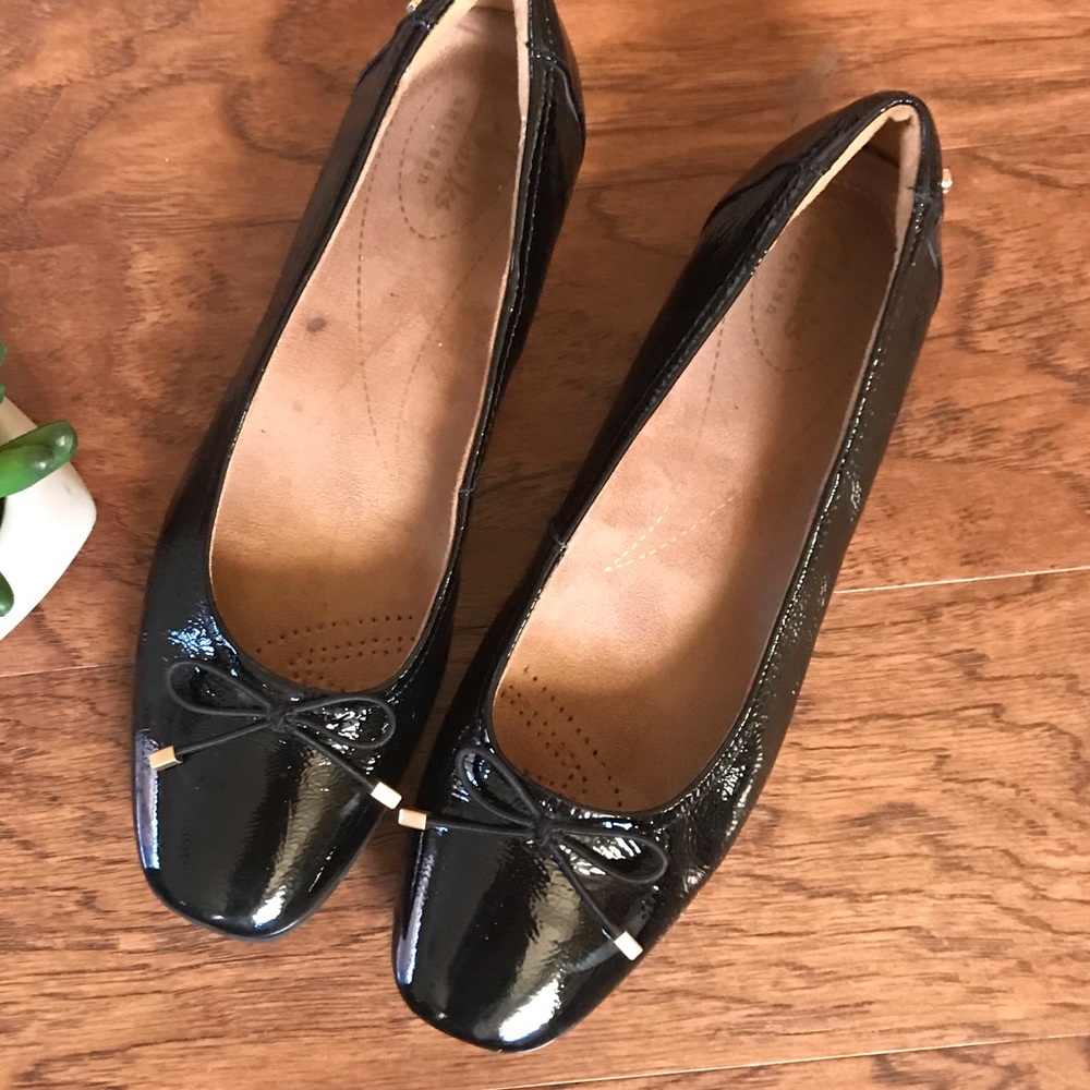 Clarks Women Flat Shoes